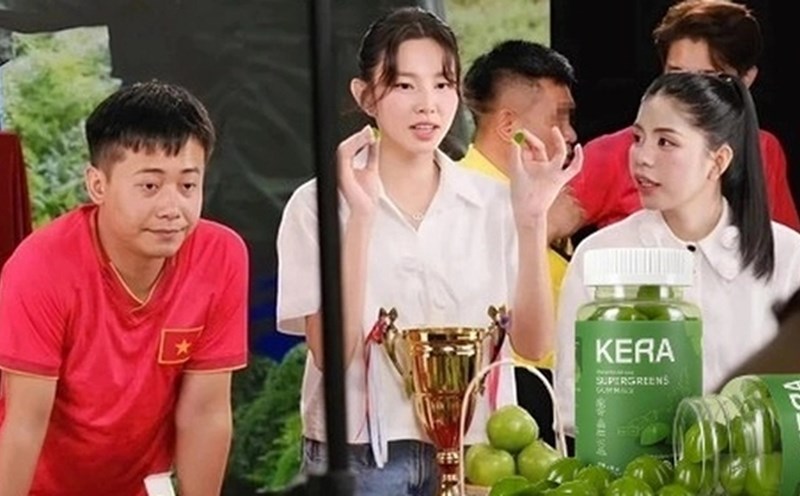 Quang Linh, Thuy Tien, Hang Duoc were criticized for the scandal of advertising vegetable candy. Photo: Taken from video