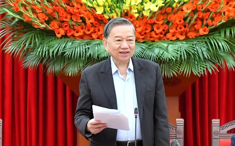 General Secretary To Lam emphasized the requirements in developing the Political Report at the 14th National Party Congress. Photo: Dang Khoa
