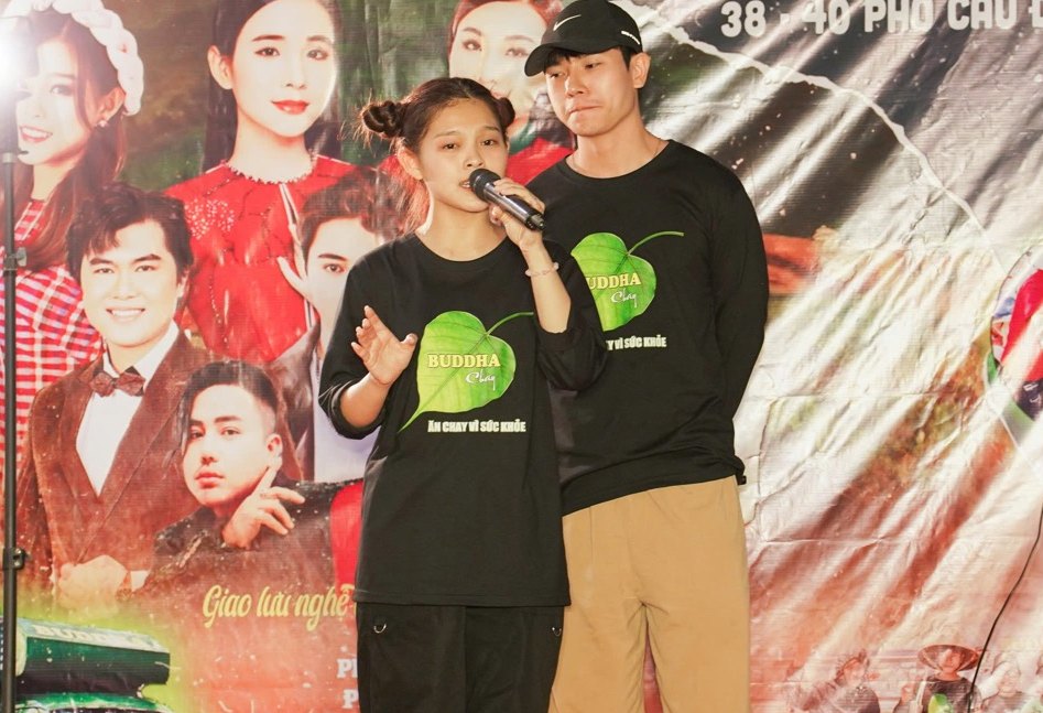 The adopted daughter of the late artist Phi Nhung shared her feelings. Photo: Organizing Committee.