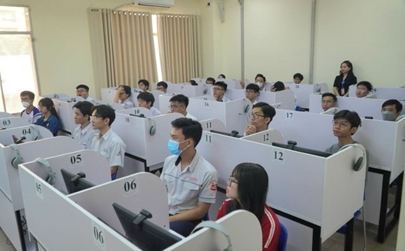 Many universities in Ho Chi Minh City will organize a computer-based university entrance exam in 2025. Photo: Chan Phuc