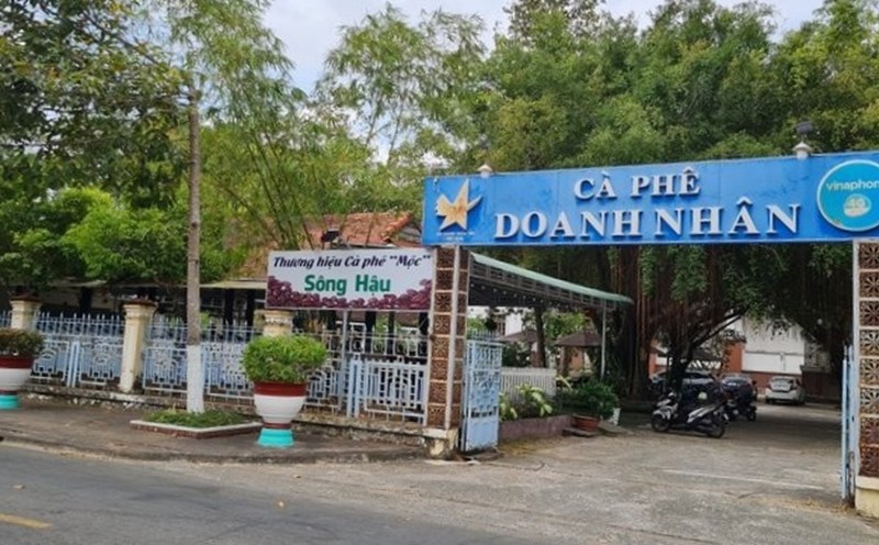 On March 17, the Business Coffee Shop Association had to clean up according to the direction of the Chairman of Bac Lieu province. Photo: Nhat Ho