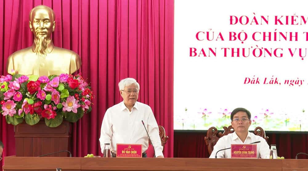 The Politburo's inspection team was led by Mr. Do Van Chien - Politburo member, Secretary of the Party Central Committee, Secretary of the Party Committee of the Fatherland Front, Central organizations, Chairman of the Central Committee of the Vietnam Fatherland Front. Photo: Tuan Anh