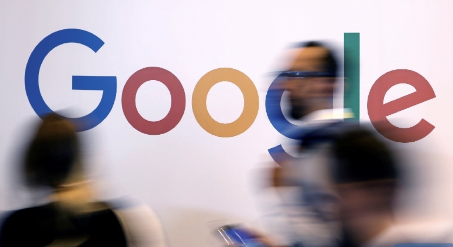 The image creation feature of AI Gemini 2.0 Flash from Google is being overused by many users to bypass photo copyright. Photo: Xinhua