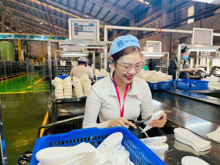 Workers of Pou Phong Vietnam Company (Bau Xeo Industrial Park, Trang Bom District, Dong Nai Province). Photo: Provided by the Union