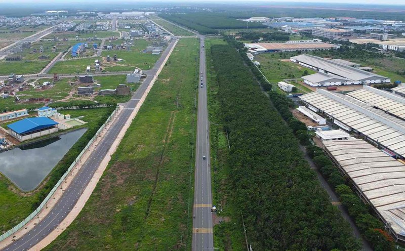 The existing DT 769 road in Dong Nai province connects the Dau Giay - Long Thanh airport intersection. Documentary photo: HAC