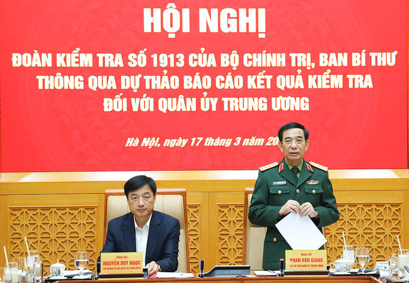 General Phan Van Giang - Politburo member, Deputy Secretary of the Central Military Commission, Minister of National Defense - spoke at the conference. Photo: Ministry of National Defense