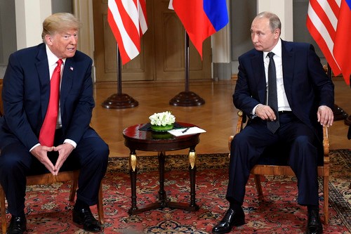 Tong thong My Donald Trump (trai) gap Tong thong Nga Vladimir Putin tai Helsinki, Phan Lan, ngay 16.7.2018. Anh: Xinhua