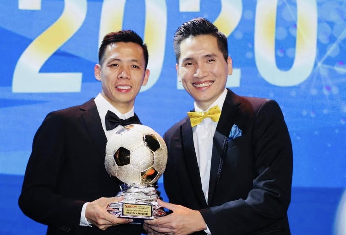 BTV Quoc Khanh (right) takes on the position of Deputy Director of VTV Digital. Photo: Interviewee