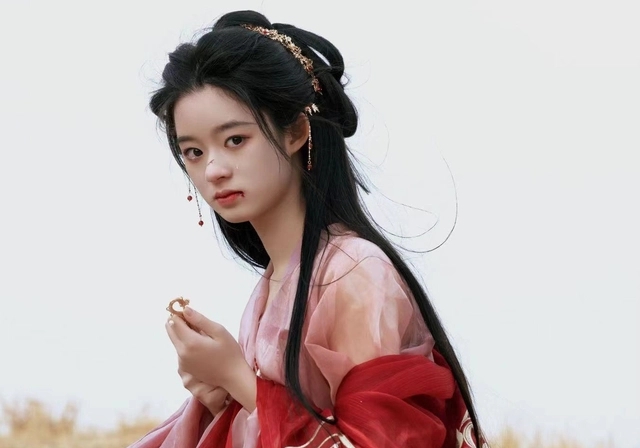 Hoang Duong Dien Diem plays So Kieu in "So Kieu Truyen 2". Photo: VieON.