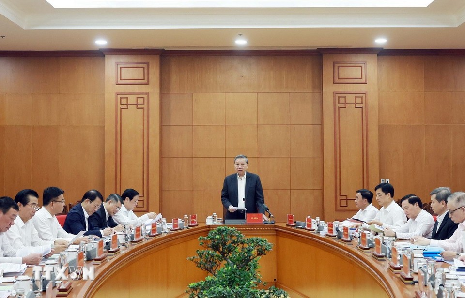 General Secretary To Lam, Head of the Central Steering Committee on preventing corruption, waste and negativity, spoke at the meeting. Photo: Thong Nhat/VNA