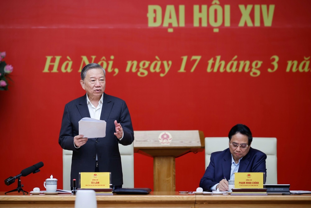 General Secretary To Lam talks about the rearrangement of the organizational apparatus and administrative units at all levels. Photo: VGP/Nhat Bac