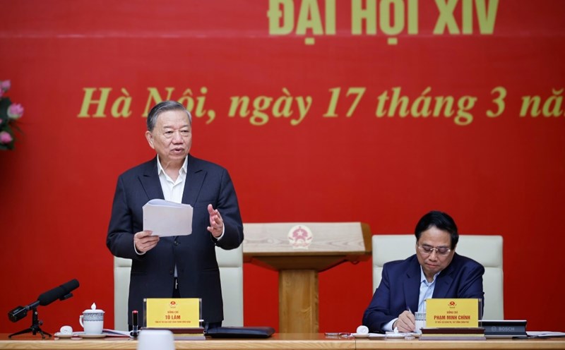 General Secretary To Lam talks about the rearrangement of the organizational apparatus and administrative units at all levels. Photo: VGP/Nhat Bac