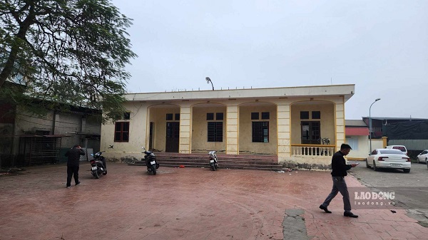 The inter-commune road project will cut through the Village Cultural House. Photo: Minh Hanh