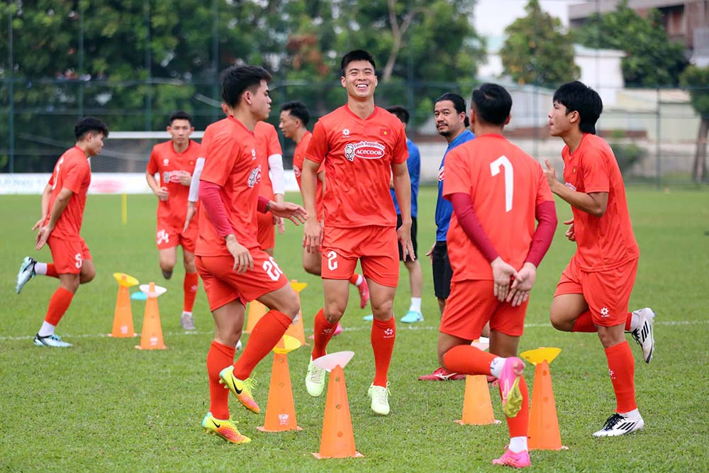 Theo ghi nhan cua Lao Dong, doi tuyen Viet Nam da co du quan so 26 cau thu trong buoi tap nay.