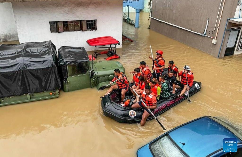 The disappearance of La Nina will reduce the number and intensity of storms. In the photo is the rescue of people in the Philippines during Typhoon Trami, October 2024. Photo: Xinhua