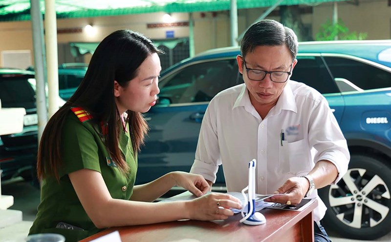 Hướng Dẫn Đổi Giấy Phép Lái Xe Ở Đâu TPHCM Sau Khi Dừng 4 Điểm Cũ 4 Các điểm tổ chức cấp đổi giấy phép lái xe ở TPHCM