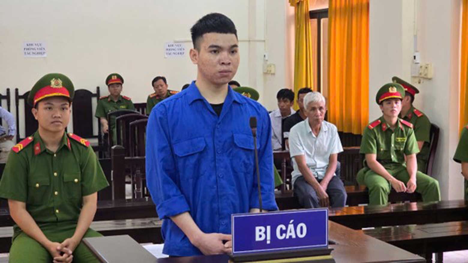 Defendant Lam Van Kim brought gasoline to burn down his lover's house after the breakup. Photo: Van Vu