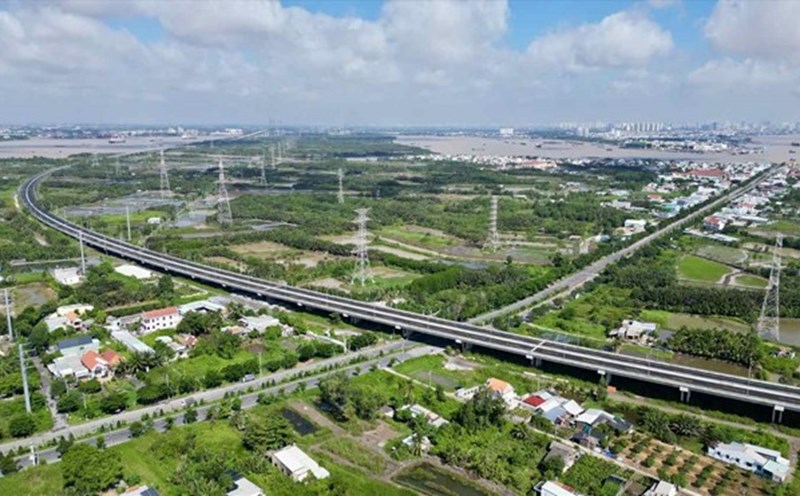 Ben Luc - Long Thanh Expressway section through Rung Sac Street (Can Gio District, Ho Chi Minh City). Photo: Anh Tu