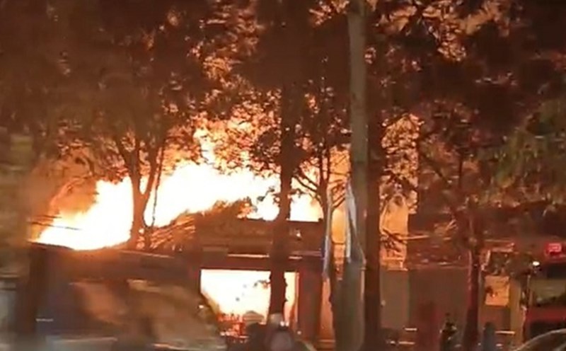 Fire scene on Co Linh Street, Hanoi. Photo: Van Nam