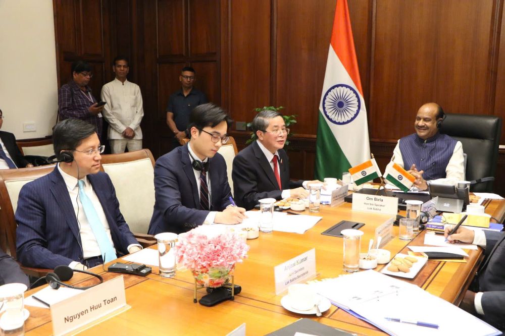 Speaker of the Indian House of Representatives Om Birla received Vice Chairman of the National Assembly Nguyen Duc Hai. Here, Vice Chairman of the National Assembly Nguyen Duc Hai suggested that the two countries further increase mutual investment. Photo: National Assembly Office
