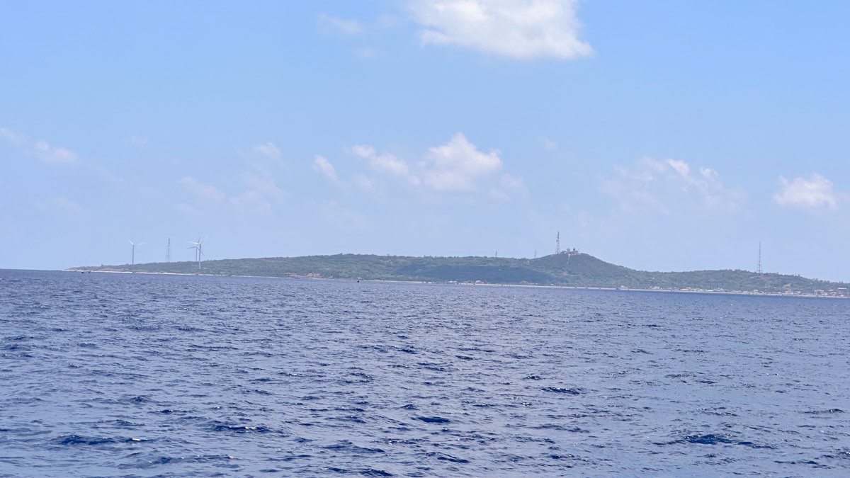 Vung bien gan dao Phu Quy. Anh: Duy Tuan