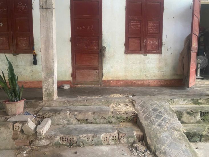 Many public housing units are seriously degraded. Photo: Ngoc Luu