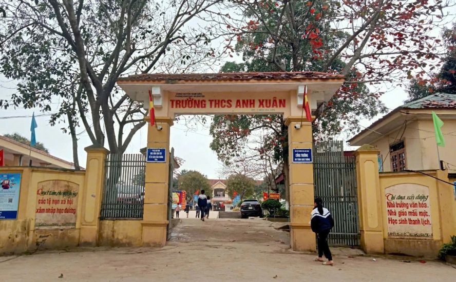 Anh Xuan Secondary School, Nam Dan District (Nghe An Province), a unit with many teachers whose insurance money has been collected. Photo: Quang Dung