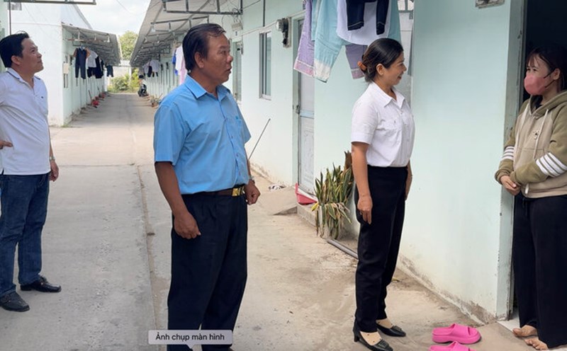 The self-management team of the workers' dormitory creates a safe living environment. Photo: Hoang Loc