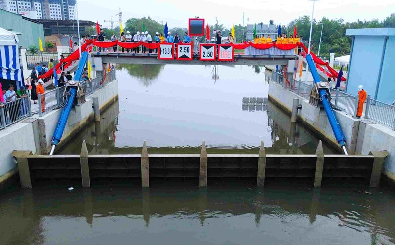 tidal sluice on Cau Sap canal (District 8, HCMC). Photo: Anh Tu