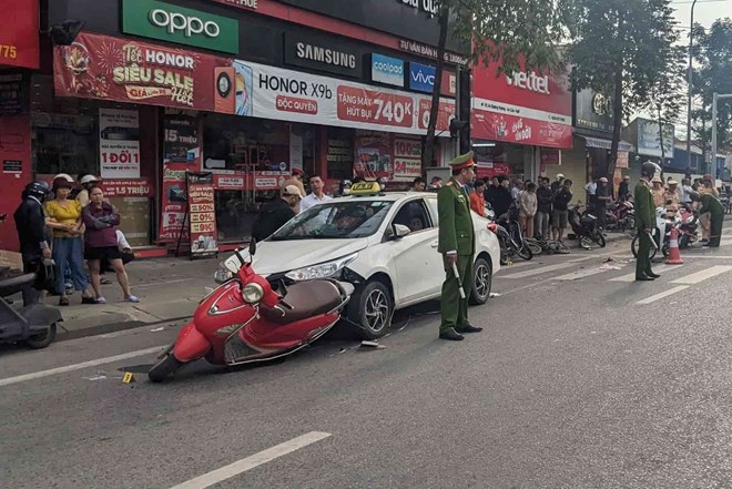 All traffic accidents must be reported to the commune police and the traffic police department, provincial police from March 1, 2025. Photo: Quang An.