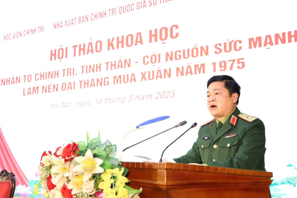 Major General, Associate Professor, Dr. Dang Sy Loc - Director of the Academy of Politics - said that the process of adjusting the organization of the Army's payroll needs to continue to innovate political and ideological education. Photo: Ai Van
