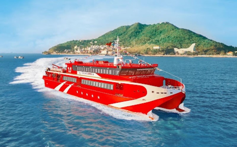 The sea is rough and the weather is unfavorable, many high-speed trains to Con Dao will be temporarily suspended on March 19 and 20. Photo: Phuong Anh