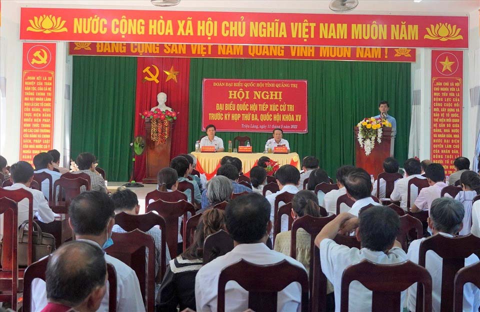 The National Assembly Delegation of Quang Tri province met with voters in Trieu Lang commune, Trieu Phong district. Photo: Hung Tho