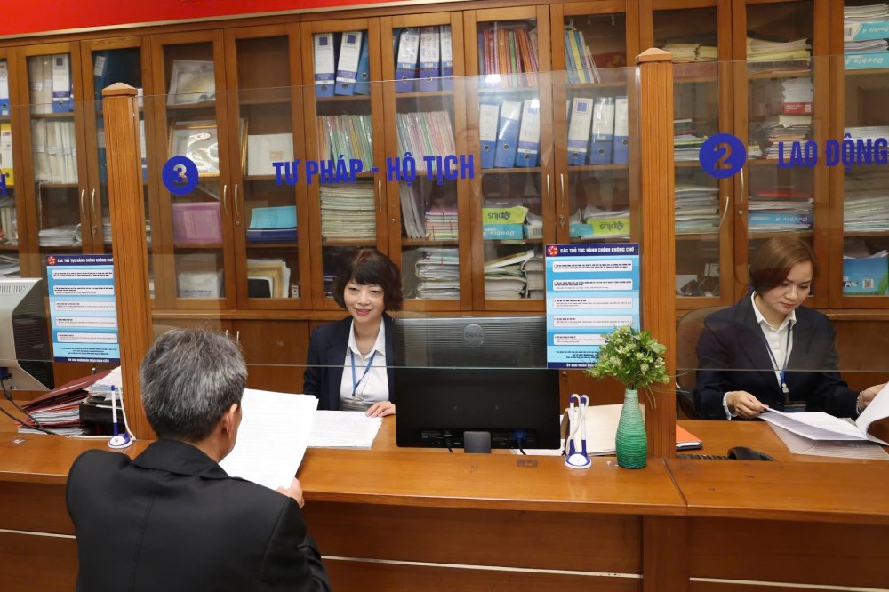 Cadres, civil servants and public employees who retire early due to the restructuring of the apparatus have had their regime resolved but the lower level than the new regulations will be compensated according to Decree 67/2025/ND-CP. Illustrative photo: Pham Dong