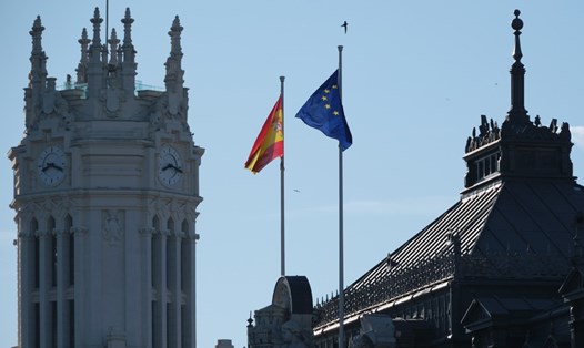 Tây Ban Nha chưa sẵn sàng với kế hoạch viện trợ Ukraina lên đến hàng tỉ USD do EU đề xuất. Ảnh: Xinhua