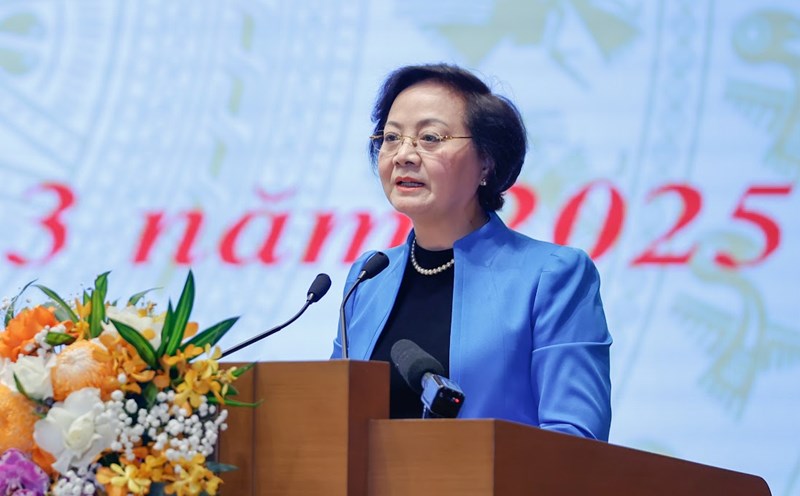 Minister of Home Affairs Pham Thi Thanh Tra said it is expected to complete the arrangement at the commune level before June 30, merging the province before August 30. Photo: Nhat Bac