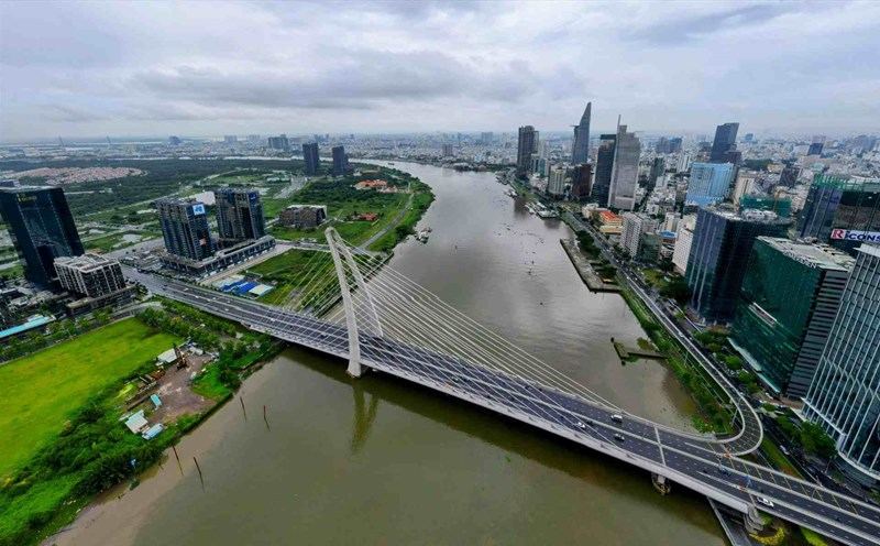 Ba Son Bridge (formerly Thu Thiem 2) connects District 1 and Thu Thiem New Urban Area (Thu Duc City, Ho Chi Minh City). Photo: Anh Tu