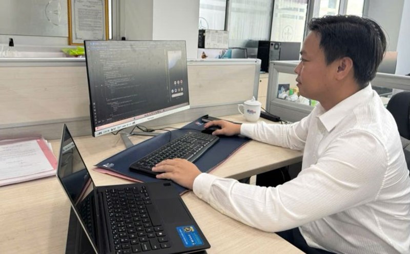 Mr. Thien has contributed more than 20 initiatives, helping to improve labor productivity and work efficiency at the company. Photo: Character provided