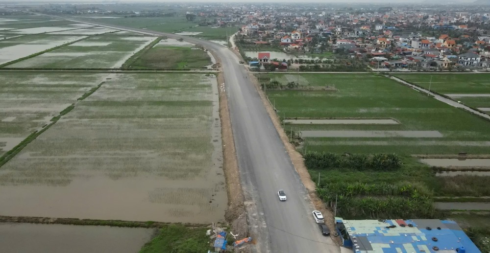 The road project connects Provincial Road 354 through Kien Thuy Industrial Park to the coastal road in Hai Phong. Photo: Mai Dung