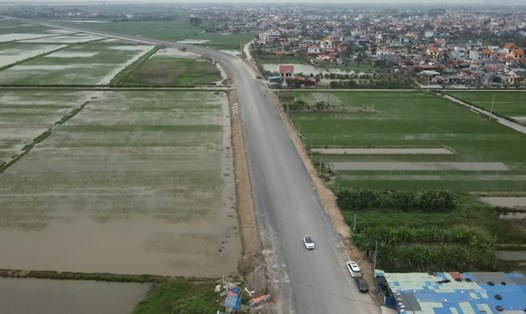 Dự án đường nối tỉnh lộ 354 qua khu công nghiệp Kiến Thụy đến đường bộ ven biển ở Hải Phòng. Ảnh: Mai Dung