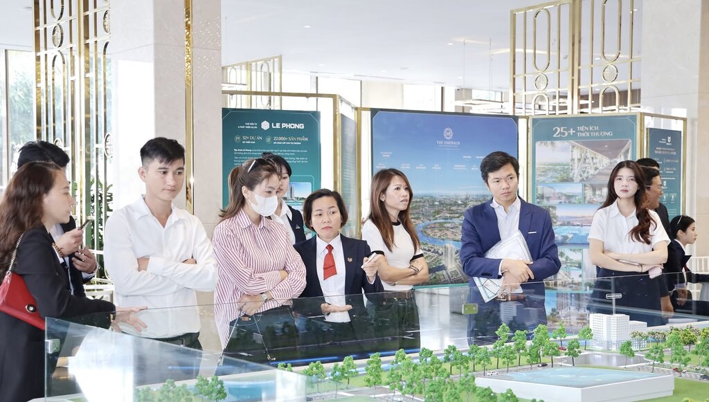 Investors are interested in real estate in areas surrounding Ho Chi Minh City after information about the planning. Photo: Q. Cuong