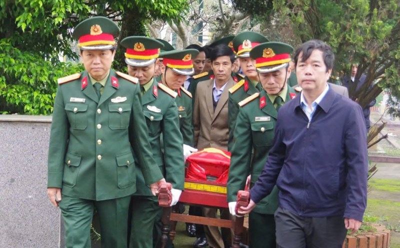 The remains of martyrs were buried in the cemetery. Photo: Xuan Dien
