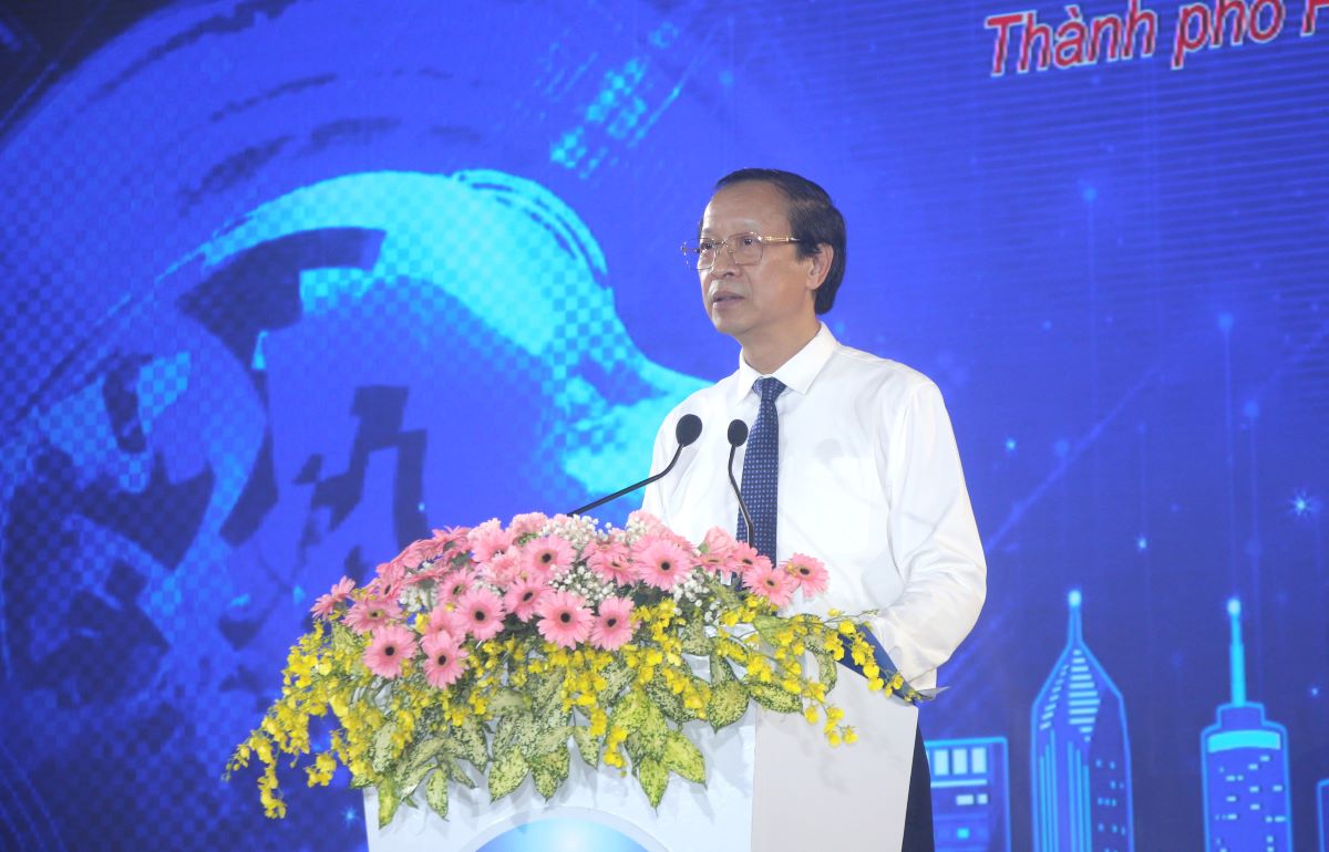 Deputy Minister of Education and Training Pham Ngoc Thuong spoke at the opening ceremony of the National Science and Technology Competition. Photo: Nguyen Chan