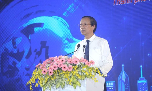 Thứ trưởng Bộ GDĐT Phạm Ngọc Thưởng phát biểu tại lễ khai mạc Cuộc thi Khoa học, kỹ thuật cấp quốc gia. Ảnh: Nguyên Chân