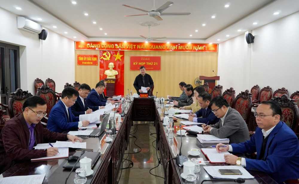 The Inspection Committee of the Bac Kan Provincial Party Committee proposed to discipline 3 individuals. Photo: Duy Khanh