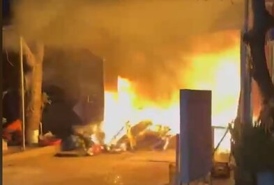 The fire caused property damage of about 10 million VND, no casualties. Photo cut from clip