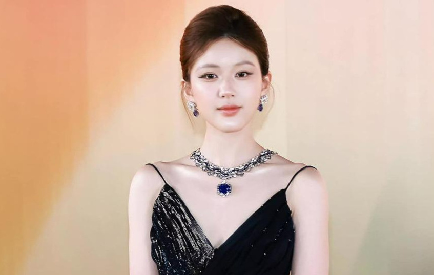 Zhao Lusi continues to be suspected of plastic surgery. Photo: Sohu