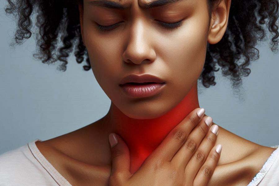 Acid reflux not only causes a burning sensation in the chest but also affects the throat, causing irritation and inflammation. Photo: Ai - Thien Nhan