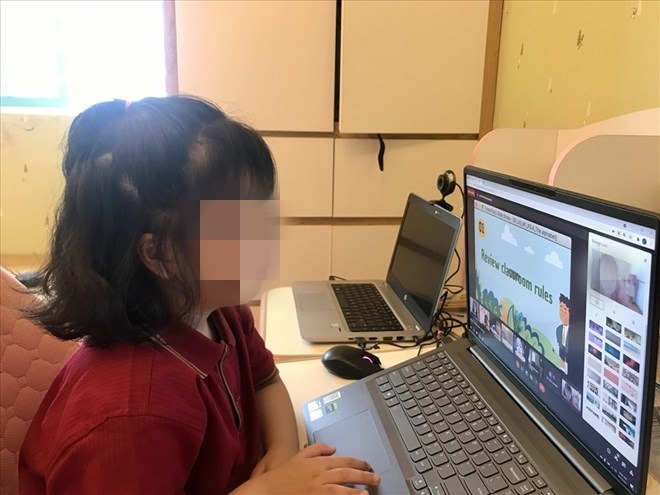 Dạy thêm online cũng phải tuân thủ các quy định của Thông tư 29. Ảnh: Tường Vân