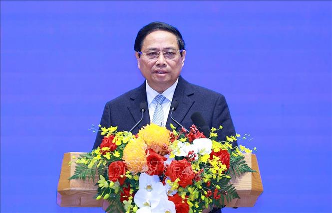 Politburo member and Prime Minister Pham Minh Chinh spoke at the ceremony to award the title of " Honored Professor" of Tsinghua University to the Prime Minister. Photo: VNA